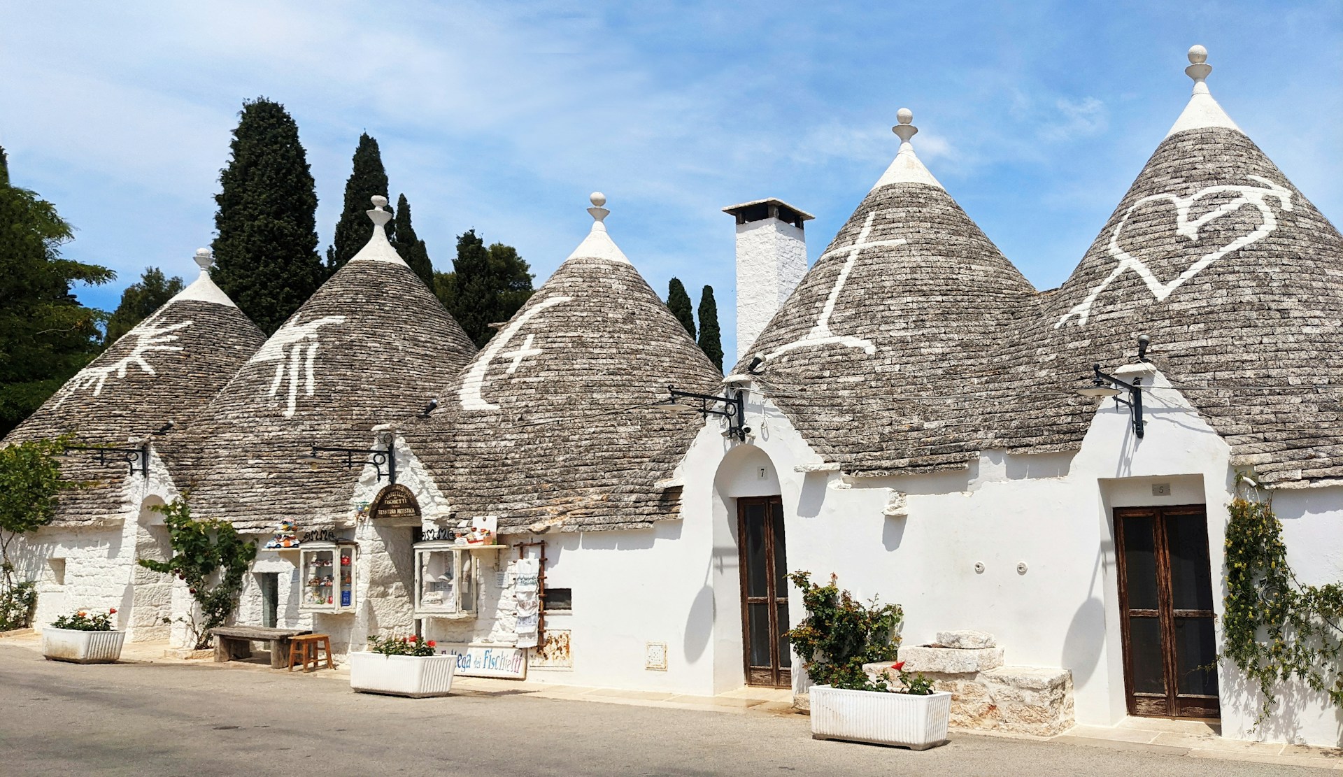 Dächer der historischen Trulli von Alberobello